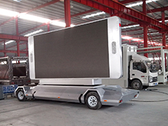 牵引广告宣传车车间展示